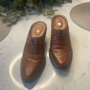 Ariat cowboy mules
